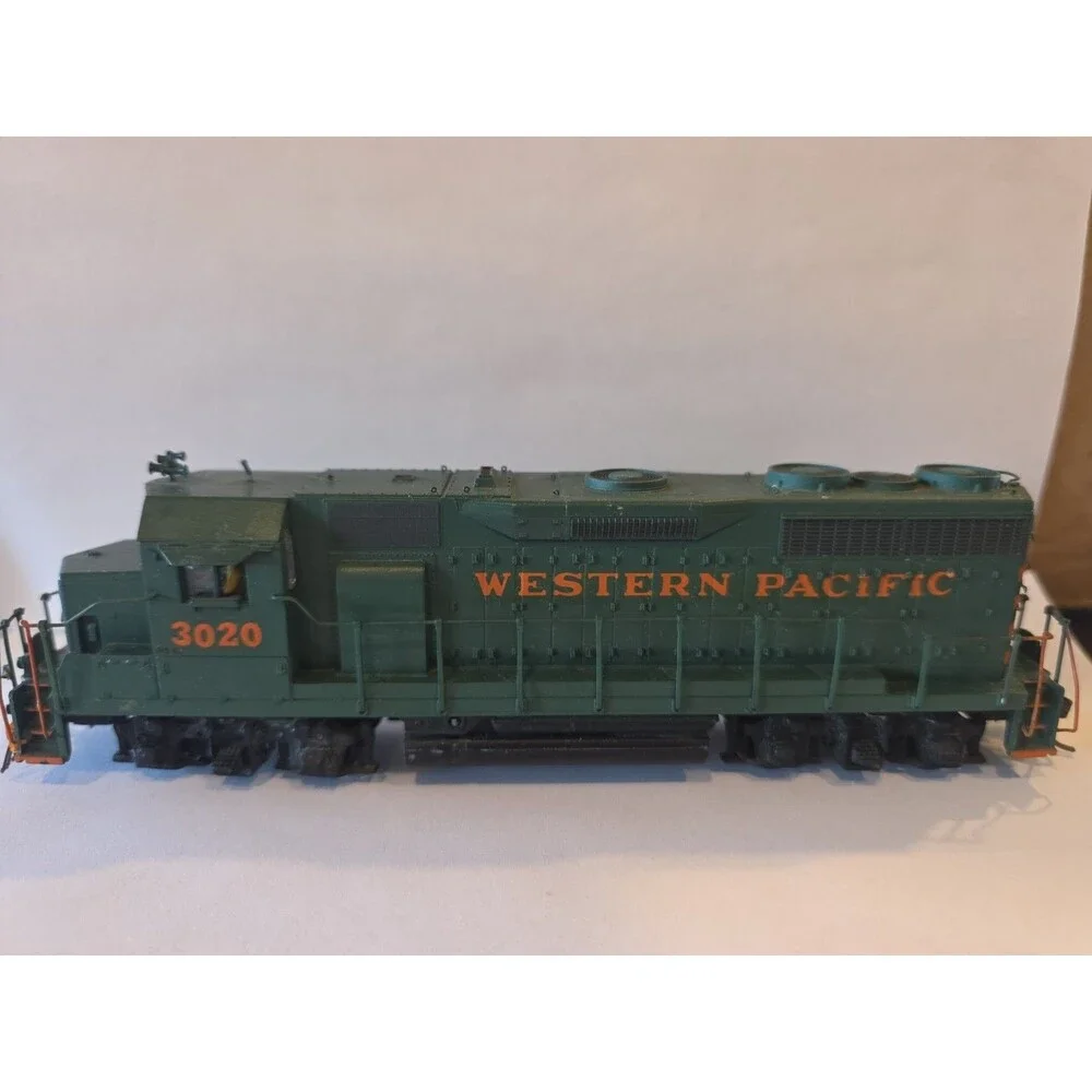 N Scale Atlas Custom Western Pacific GP35  3020 Locomotive Engine